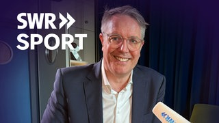 Ministerpräsident Alexander Schweitzer (SPD) zu Gast im SWR Sport Podcast "Nur der FCK"