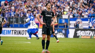 Igor Matanovic gegen den HSV auf dem Rasen