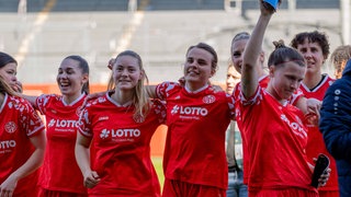 Mainz 05 Frauen am feiern
