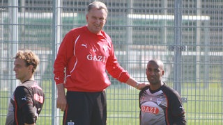 Georg Niedermeier, Jochen Rücker und Cacau bei einem Training des VFB Stuttgart 2010.