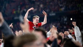Der SC Freiburg hat nach einem 3:1-Sieg gegen Sporting-Braga das Europa-League-Finale erreicht und trifft am 20. Mai in Istanbul auf Aston Villa.