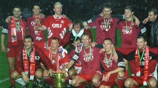 1996 gewinnt der 1. FC Kaiserslautern zum zweiten Mal nach 1990 den DFB Pokal