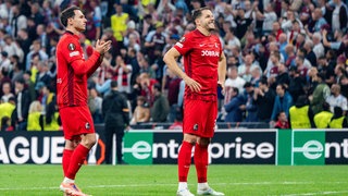 SC Freiburg-Spieler nach der Finalniederlage gegen Aston Villa