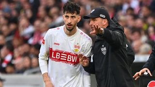 DFB-Pokal: Atakan Karazor (links) und Sebastian Hoeneß vom VfB Stuttgart