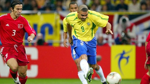 Bei der Wm 2002 hat Ronaldo nicht nur auf dem Platz rasiert.