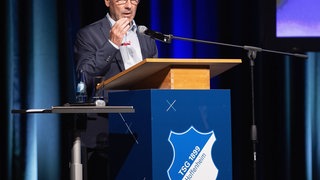 Jörg Albrecht von der TSG Hoffenheim auf einem Podium
