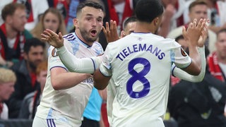 Aston Villa jubelt über das 1:0 gegen den SC Freiburg (Torschütze Youri Tielemans)