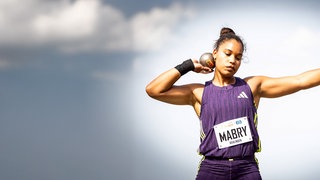 Am 21.06.2026 zeigt SWR Sport das Kugelstoßen vom Leichtathletik-Festival in Stuttgart mit Olympiasiegerin Yemisi Mabry live im Stream.
