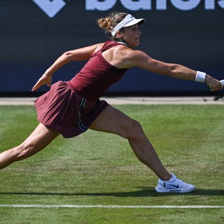 Tatjana Maria ist nach ihrem sensationellen Triumph im Londoner Queen's Club in der harten Realität angekommen. Die 37-Jährige schied in Bad Homburg in der ersten Runde aus.