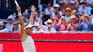 Tennisspielerin Tatjana Maria feiert ihren Halbfinaleinzug beim WTA-Turnier in London.