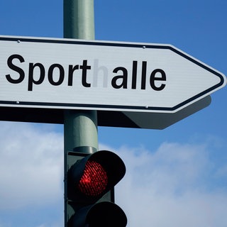 Das Geld für die Sanierung von Sporthallen fehlt häufig.