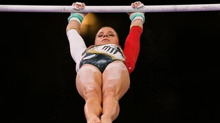 Turnerin Elisabeth Seitz vom MTV Stuttgart setzt sich für längere Outfits der Sportlerinnen ein. 