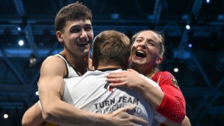 Timo Eder und Karina Schönmaier holen bei der Heim-EM überraschend die Goldmedaille im Mixed-Wettbewerb. 