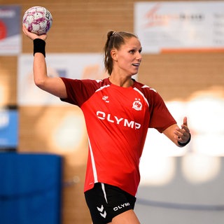 Handballerin Xenia Smits im Trikot von HB Ludwigsburg.