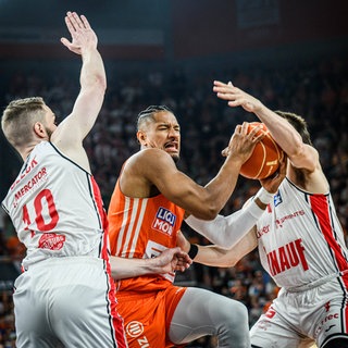 Umkämpft - Das erste Halbfinale zwischen Ulm und Würzburg