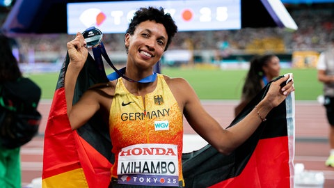 Malaika Mihambo gewinnt Silber bei der WM in Tokyo.