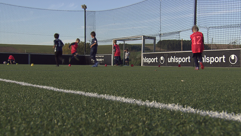 Auch für den eigenen Nachwuchs ist das neue Kleinspielfeld des FC Kirchweiler besonders wichtig. Der Verein wurde dafür mit dem "Silbernen Stern des Sports" ausgezeichnet.
