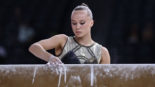 Turnerin Angelina Melnikowa bei einem Wettkampf im September 2025