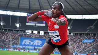 Die Kugelstoßerin Nina Ndubuisi beim ISTAF 2025 in Berlin.
