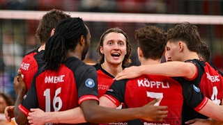 Ben-Simon Bonin schwört sein Team ein