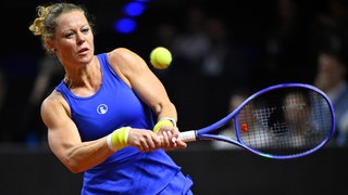 Laura Siegemund brauchte am Montag beim Porsche-Tennis-Grand-Prix drei Sätze, um sich ins Match gegen die Bulgarin Viktoriya Tomowa zu kämpfen.