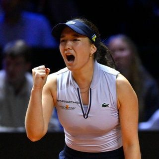 Eva Lys setzte sich beim Porsche-Tennis-Grand-Prix in Stuttgart in der ersten Runde gegen die Spanierin Paula Badosa durch.