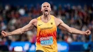 Julian Weber gewinnt Gold im Speerwerfen bei der Leichtathletik-EM in Birmingham.