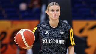 Alexandra Wilke von den Rutronik Stars Keltern steht mit der Deutschen Mannschaft im Halbfinale der Basketball-WM in Berlin.