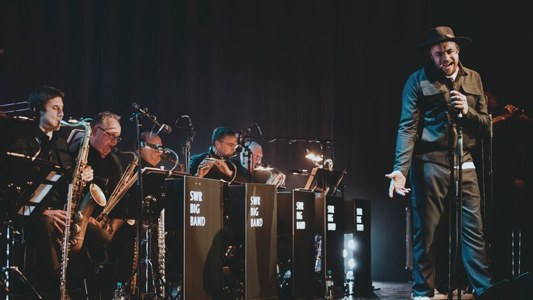 Max Mutzke mit SWR Big Band