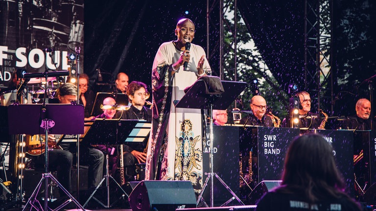 SWR Big Band und die Queens of Soul in Weissach