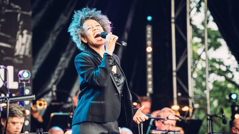 SWR Big Band und die Queens of Soul in Weissach