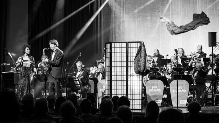 SWR Big Band mit Fola Dada