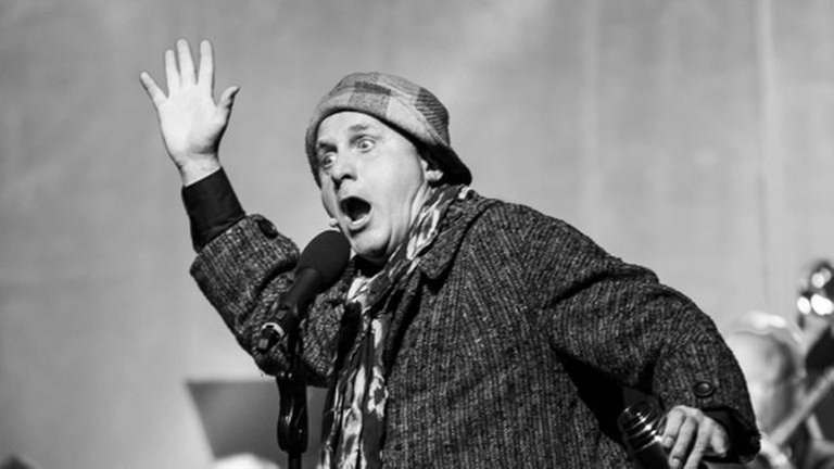 SWR Big Band und Bernd Kohlhepp aka Herr Hämmerle