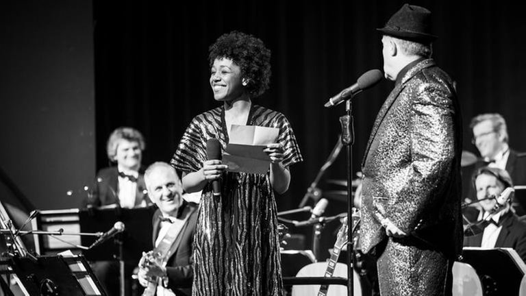 SWR Big Band mit Fola Dada und Bernd Kohlhepp aka Herr Hämmerle