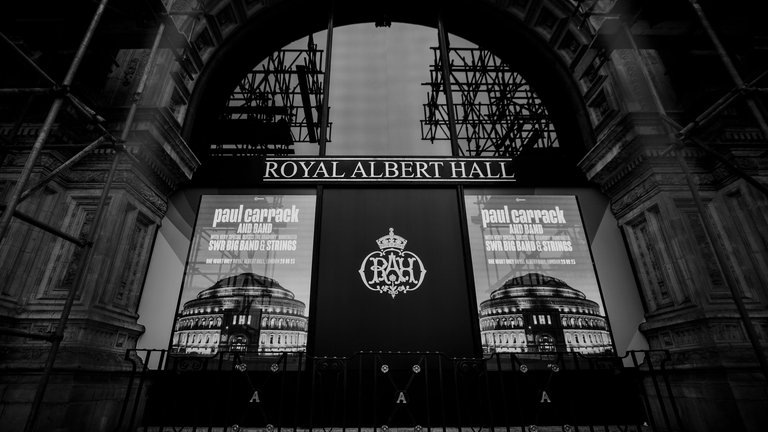 SWR Big Band und Paul Carrack in London