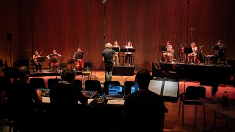 Ensemble Experimental, SWR Experimentalstudio und Brad Lubman bei Proben