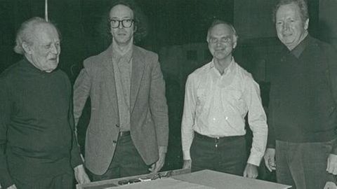 Gruppenfoto: Komponist Emmanuel Nunes und 3 Männer