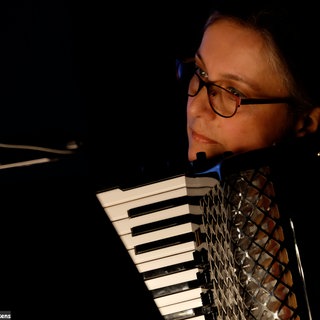 Margit Kern, Akkordeon.