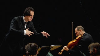 Teodor Currentzis, Antoine Tamestit und das SWR Symphonieorchester