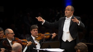 Riccardo Minasi dirigiert das SWR Symphonieorchester