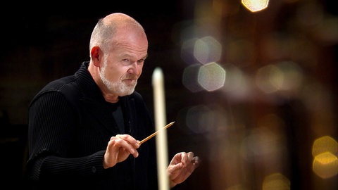 François-Xavier Roth dirigiert das SWR Symphonieorchester