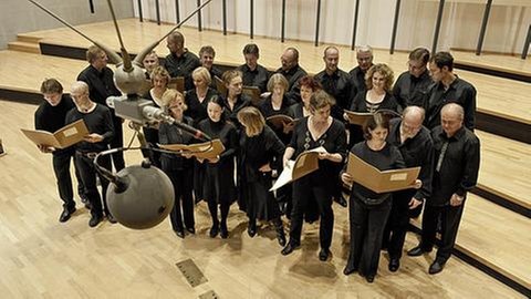 Das SWR Vokalensemble kurz vor einer Aufnahme