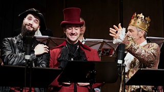 Verkleidete Herren des SWR Vokalensembles