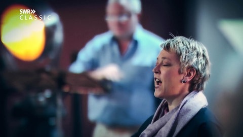 Sängerin Kirsten Drope  in Aktion