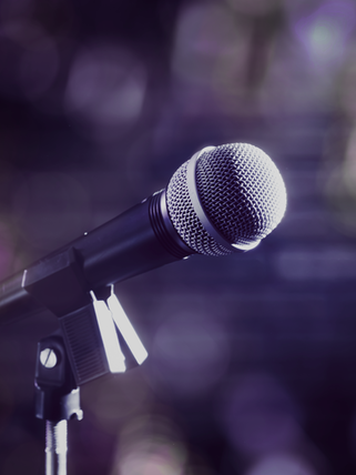 Ein Mikrofon steht für den ARD Musikclub Deutsch