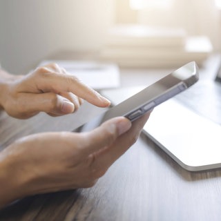 „Handynutzung im Büro nur in den Pausen – ist das noch zeitgemäß?“