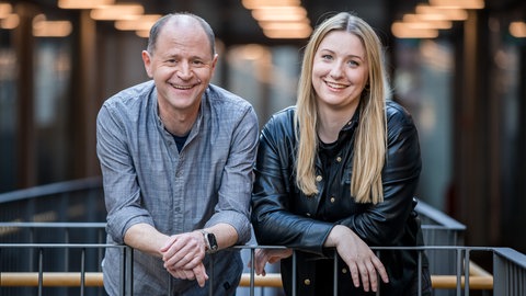 Patrick Neelmeier und Doro Büttner aus dem SWR1 Team moderieren gemeinsam die Sendung SWR1 Guten Morgen Baden-Württemberg