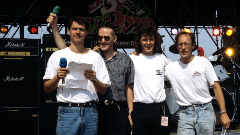 Günter Schneidewind, Matthias Holtmann, Stefan Siller und Uwe Wassermann bei der SDR3 Hitparade Top 2000 D auf dem Stuttgarter Wasen im Jahr 1990