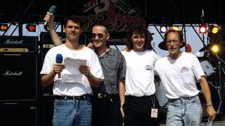 Günter Schneidewind, Matthias Holtmann, Stefan Siller und Uwe Wassermann bei der SDR3 Hitparade Top 2000 D auf dem Stuttgarter Wasen im Jahr 1990