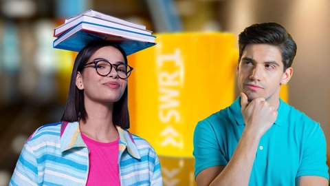 Jetzt Allgemeinwissen und Wissen über Baden-Württemberg testen für das Quiz SWR1 Geweckt - Gecheckt. Mitmachen und jeden Morgen eine SWR1 Tasse gewinnen bei der Quiz Minute für Baden-Württemberg. Im Bild balanciert eine Frau Bücher auf ihrem Kopf und ein Mann schaut nachdenklich - im Hintergrund gelbe SWR1 Tassen.